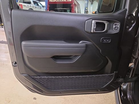 New 2026 Jeep Wrangler Unlimited Rubicon image 11