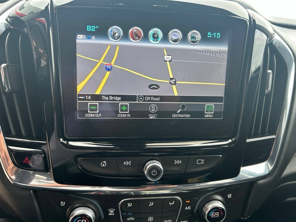 Used 2018 Chevrolet Traverse Premier w/ Driver Confidence II Package FWD image 10