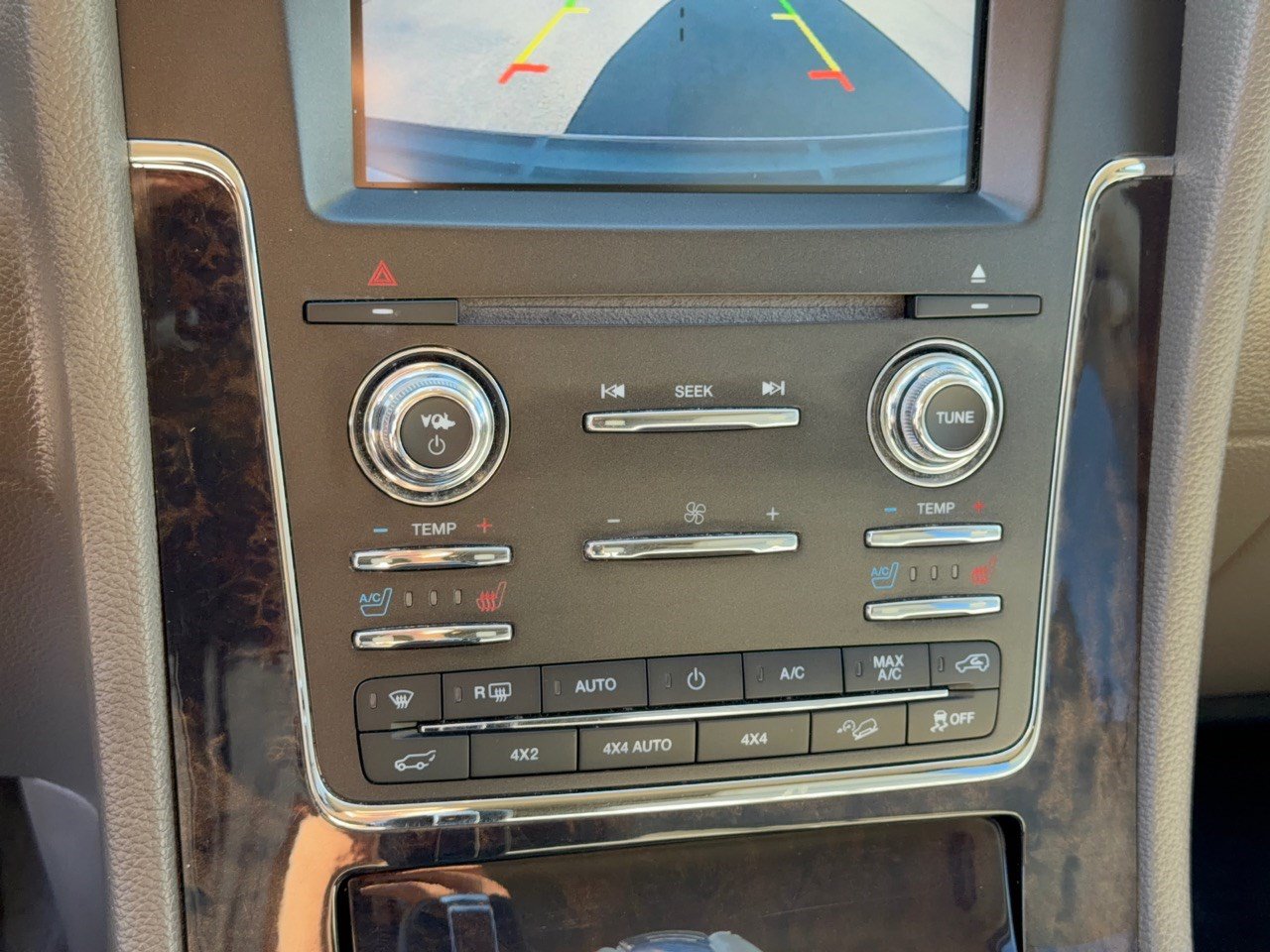 Used 2015 Lincoln Navigator L 4WD image 22