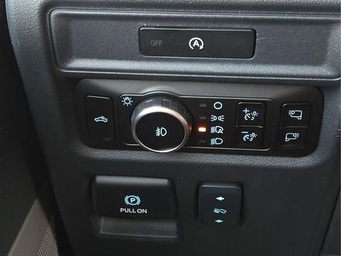 Used 2025 Ford F150 Lariat image 27