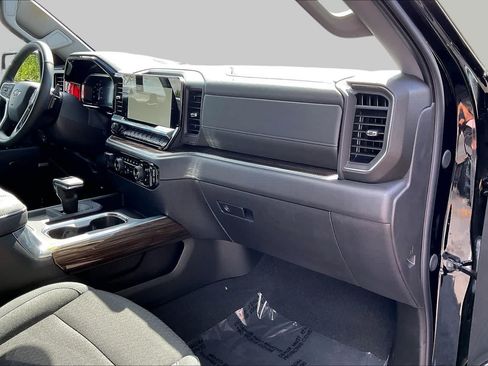 Used 2026 Chevrolet Silverado 1500 LT Trail Boss w/ Convenience Package II AWD/4WD image 31