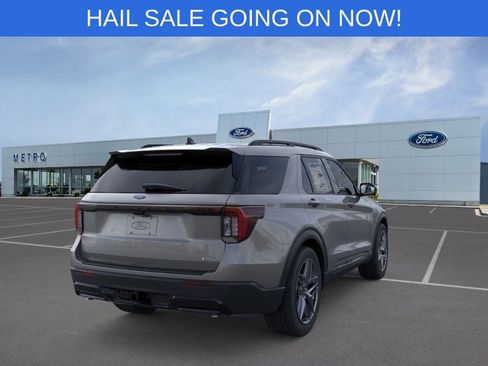New 2026 Ford Explorer ST-Line w/ ST-Line Street Pack AWD/4WD image 9