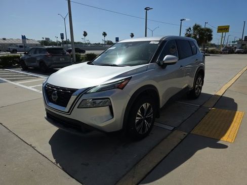 Used 2023 Nissan Rogue SV FWD image 8