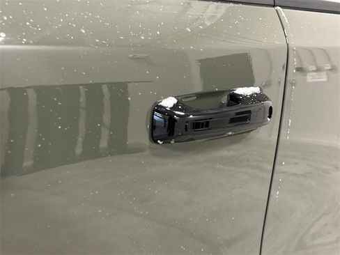 New 2026 RAM 1500 4x4 Crew Cab image 14