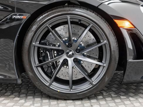 Used 2023 McLaren 720S Spider image 43