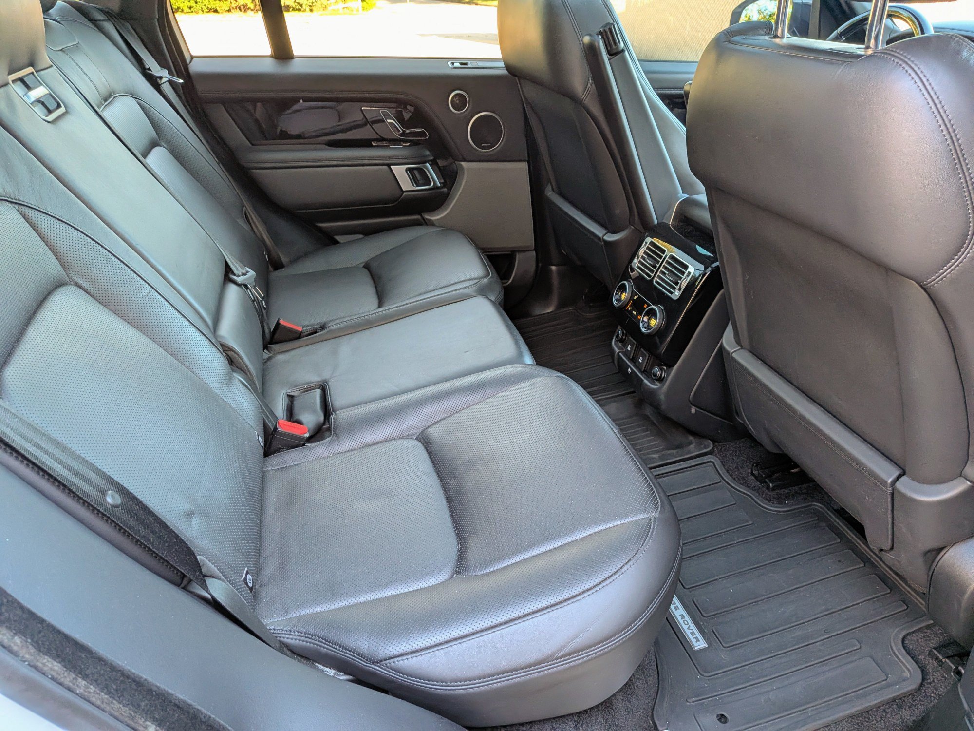 Used 2018 Land Rover Range Rover HSE AWD/4WD image 11