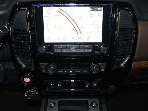 Used 2023 Nissan Titan Platinum Reserve w/ Moonroof Package AWD/4WD image 32