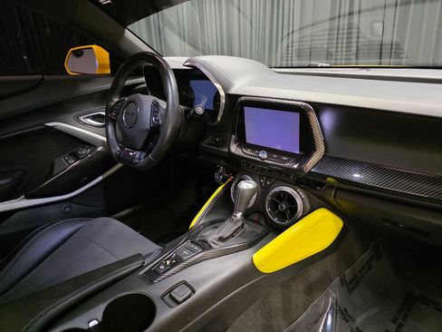 Used 2017 Chevrolet Camaro SS RWD image 30