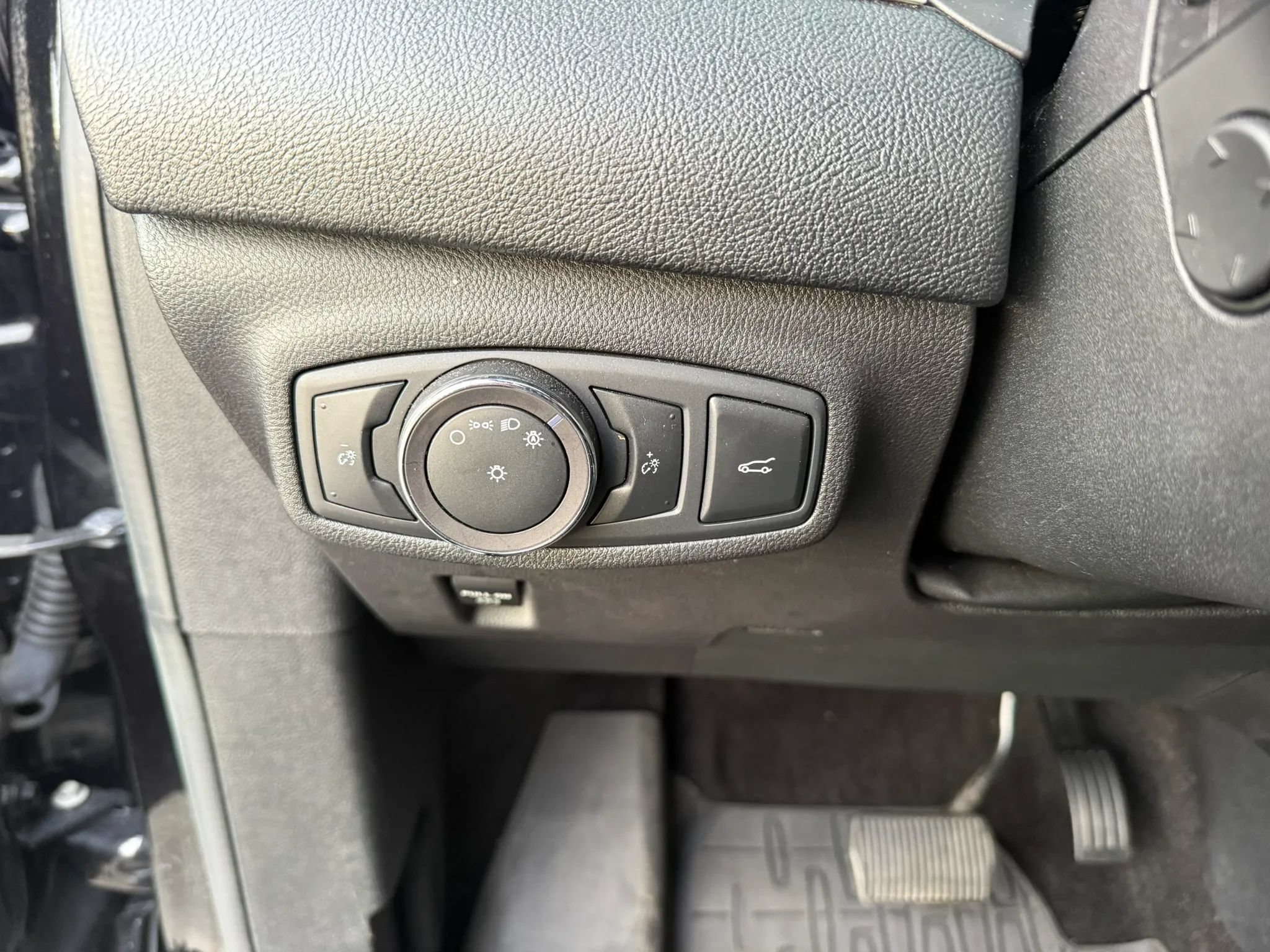 Used 2019 Lincoln MKC Select w/ MKC Climate Package FWD image 19