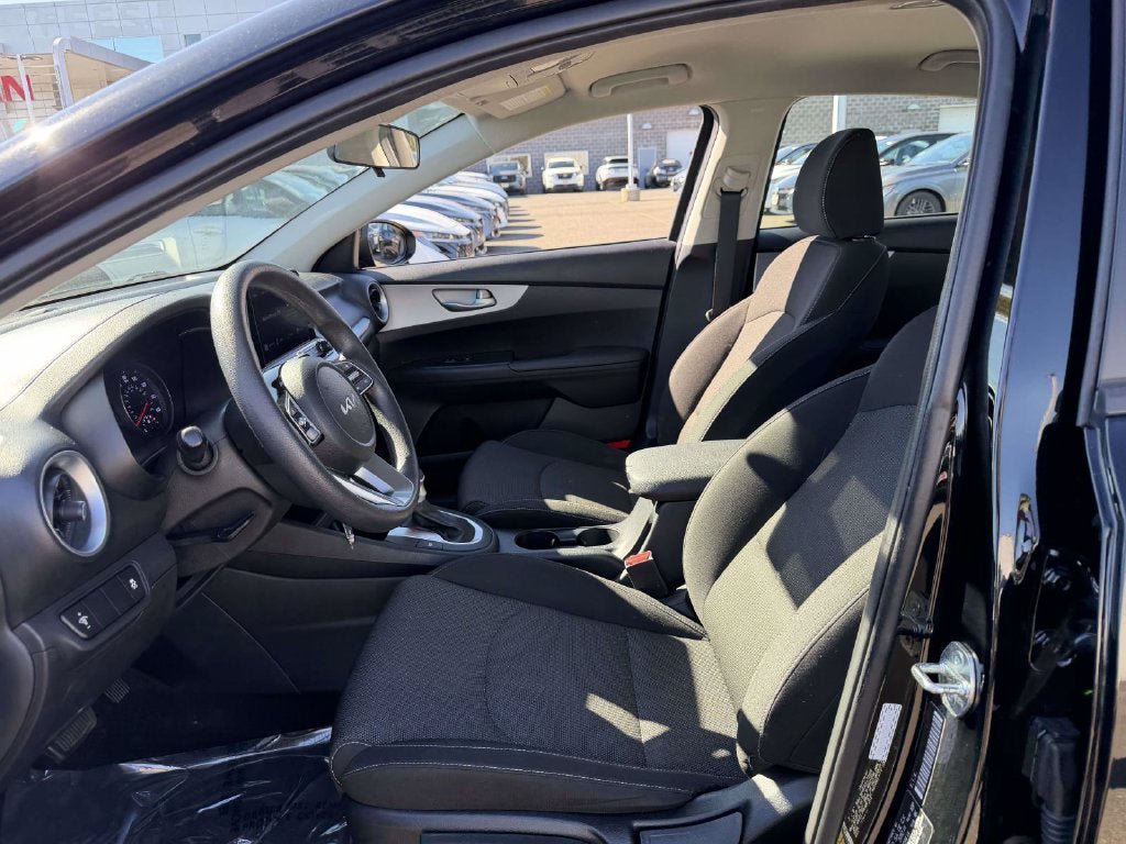 Used 2024 Kia Forte LXS FWD image 13