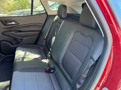 Used 2025 Chevrolet Trax LT w/ LT Convenience Package image 34