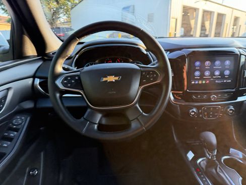 Used 2023 Chevrolet Traverse LT FWD image 13