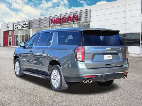 Used 2023 Chevrolet Suburban Premier RWD image 6