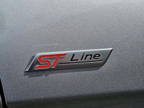 Used 2022 Ford Edge ST-Line image 16