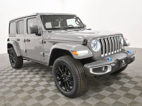 Used 2023 Jeep Wrangler Unlimited Sahara image 10