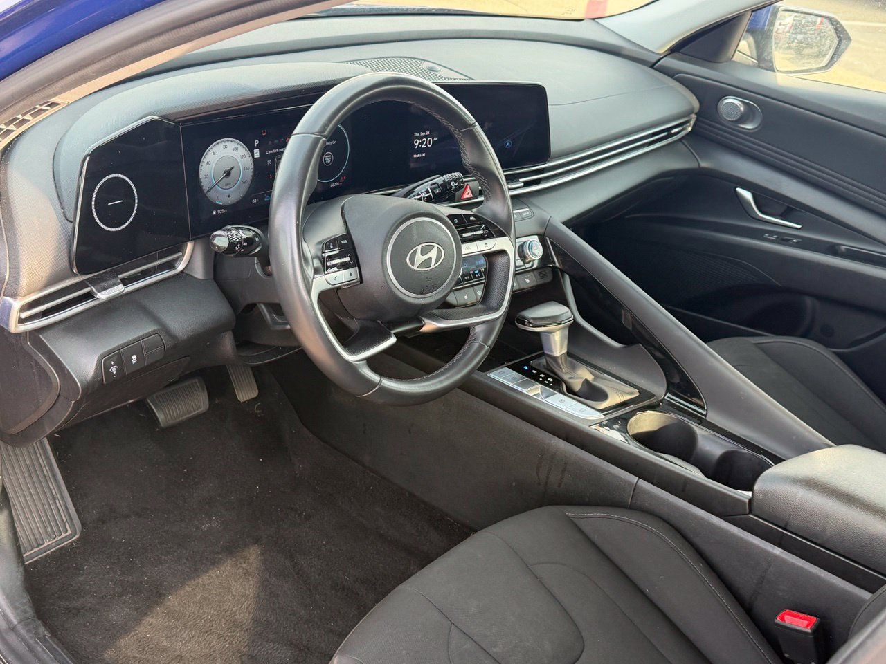 Used 2025 Hyundai Elantra SEL FWD image 7