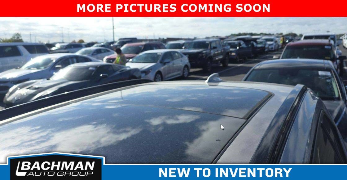 Used 2024 Volvo XC40 B5 Plus AWD/4WD image 5