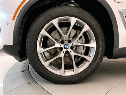 New 2026 BMW X5 xDrive50e w/ Climate Comfort Package image 9