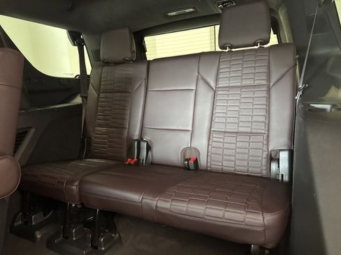 Used 2022 Cadillac Escalade Premium Luxury Platinum image 21