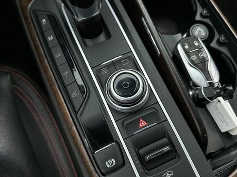 Used 2018 Maserati Levante GranLusso image 22