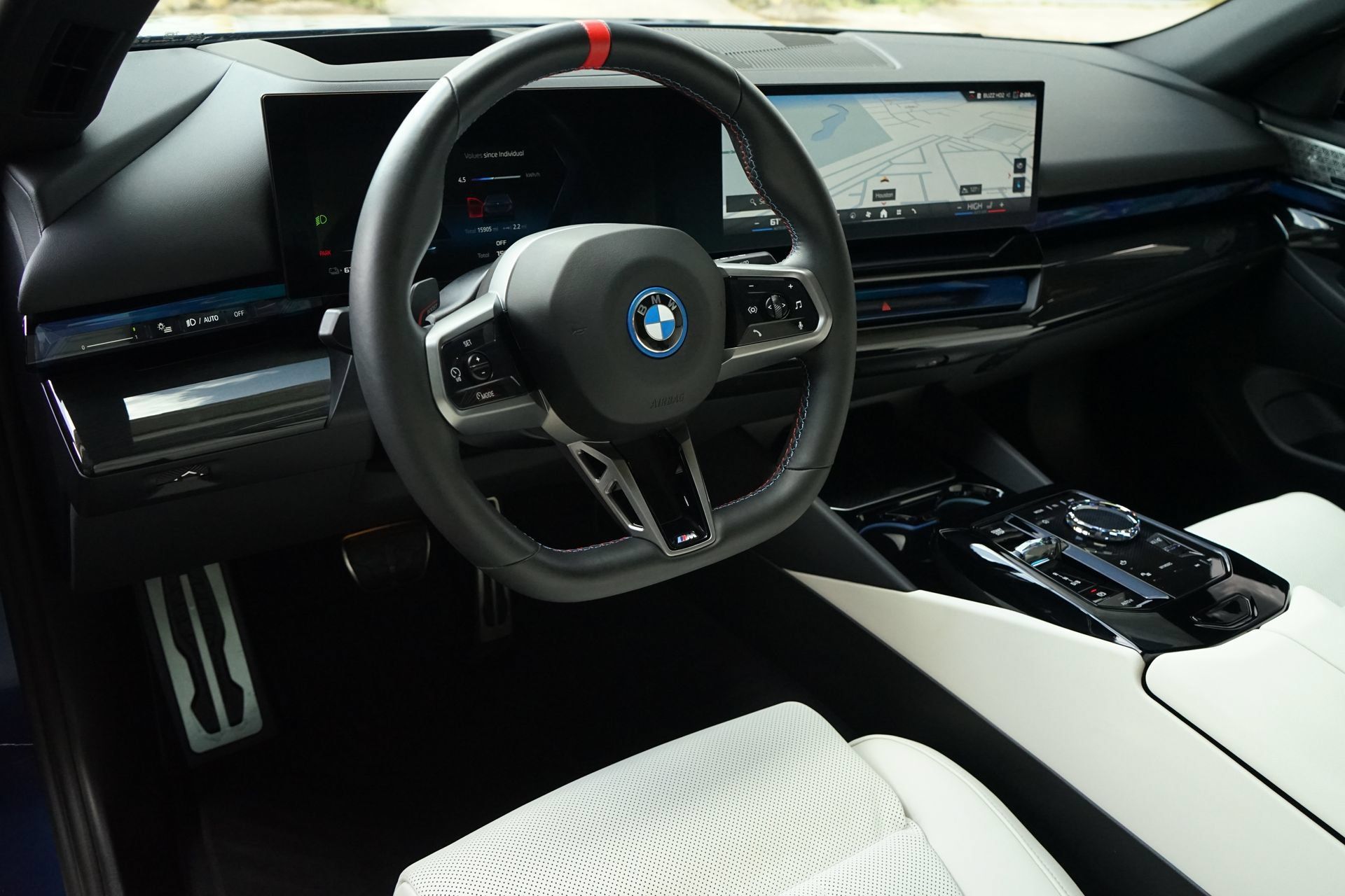 Used 2025 BMW i5 M60 AWD/4WD image 2