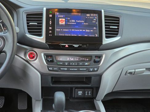 Used 2016 Honda Pilot EX image 33