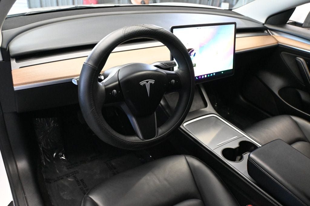 Used 2023 Tesla Model 3 Standard Range RWD image 9