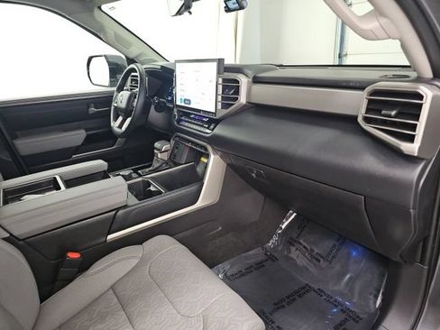 Used 2024 Toyota Tundra Limited AWD/4WD image 36