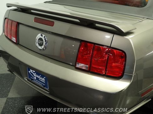 Used 2005 Ford Mustang Cobra RWD image 25