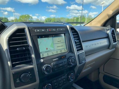 Used 2019 Ford F350 Lariat w/ Chrome Package image 12