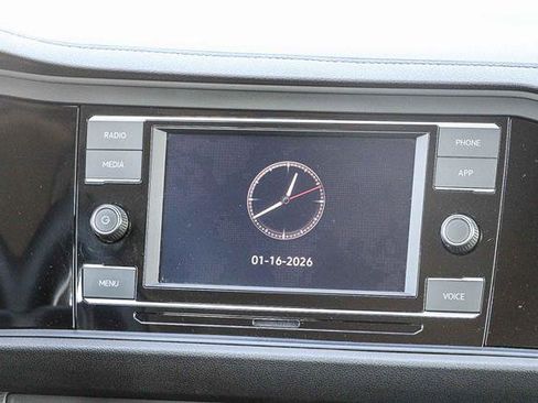 Used 2024 Volkswagen Jetta SE image 14