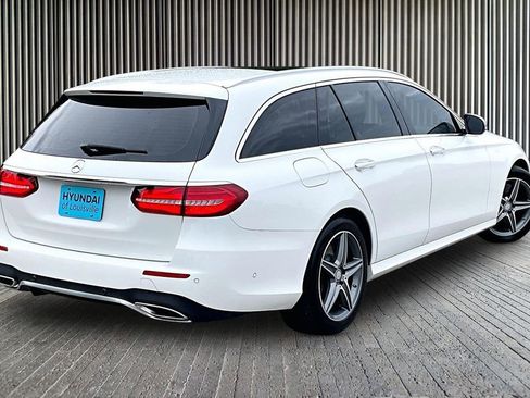 Used 2017 Mercedes-Benz E 400 4MATIC Wagon image 13