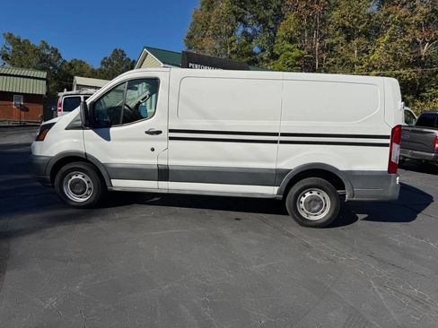 Used 2018 Ford Transit 250 130 Low Roof image 2