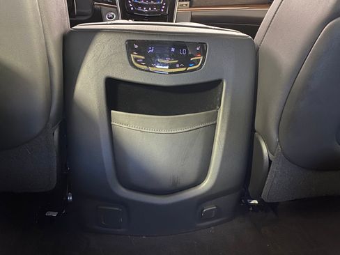 Used 2020 Cadillac Escalade Luxury image 29
