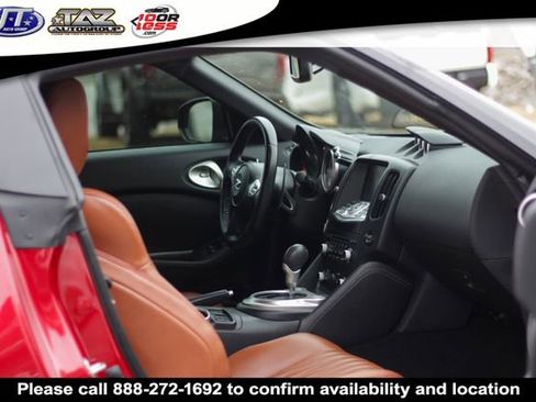 Used 2017 Nissan 370Z Touring image 12