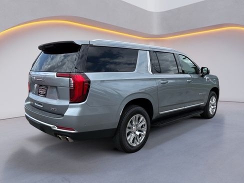 Used 2025 GMC Yukon XL Denali AWD/4WD image 3