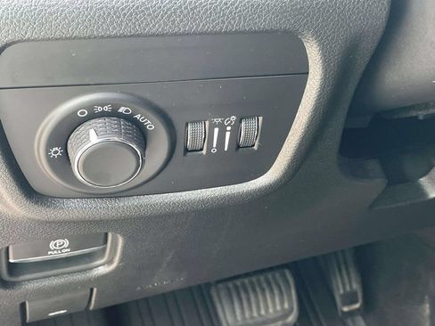 Used 2024 Jeep Grand Cherokee Altitude AWD/4WD image 17