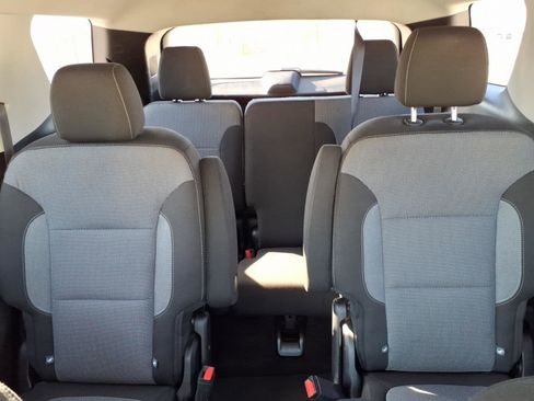 Used 2019 Chevrolet Traverse LT FWD image 5