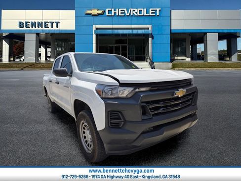 Used 2024 Chevrolet Colorado W/T RWD image 1