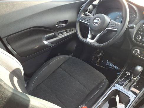 Used 2024 Nissan Kicks SV FWD image 10