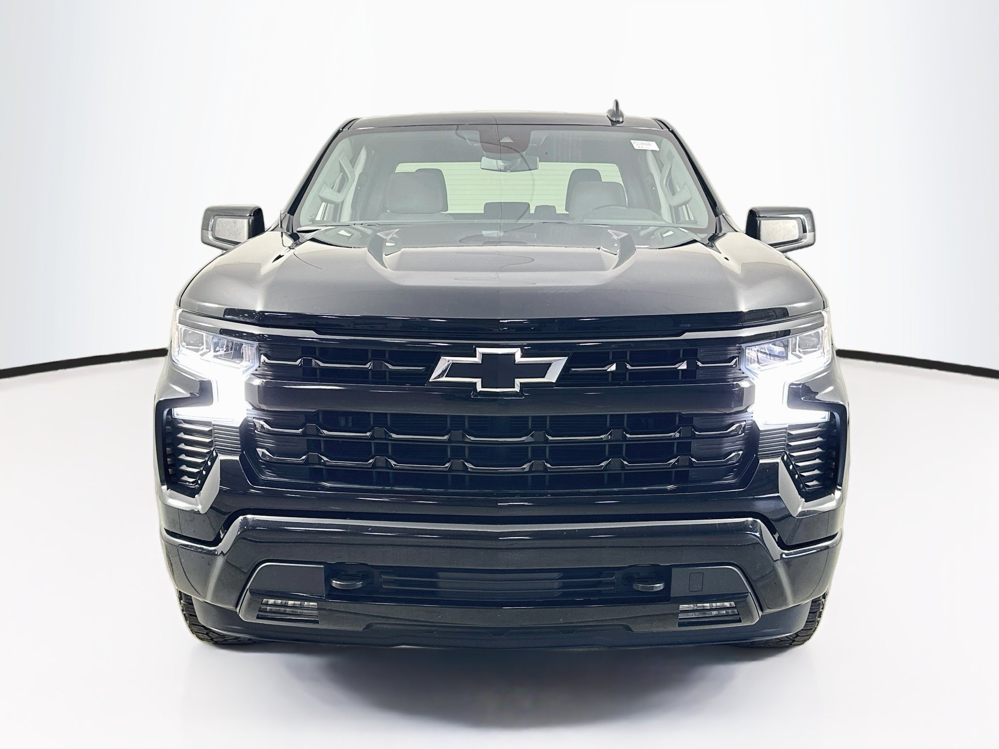 Used 2023 Chevrolet Silverado 1500 RST RWD image 2