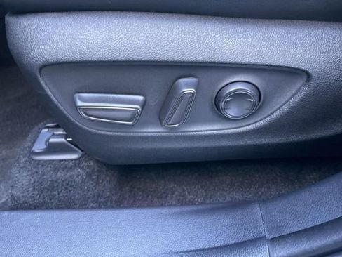 Used 2025 Toyota Highlander XSE AWD/4WD image 12