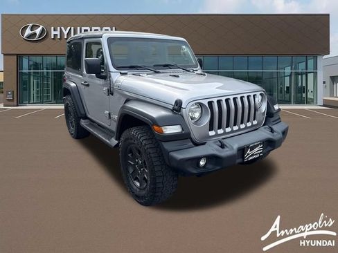 Used 2019 Jeep Wrangler Sport AWD/4WD image 7