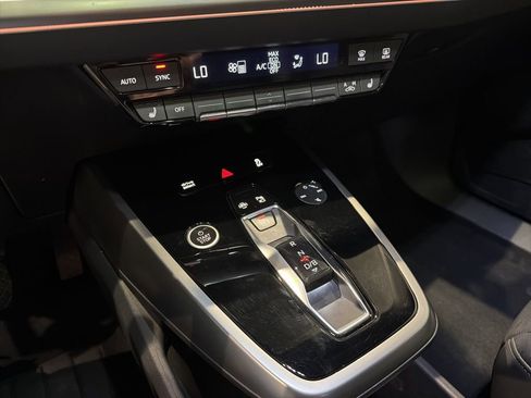 Used 2022 Audi Q4 e-tron Prestige image 13