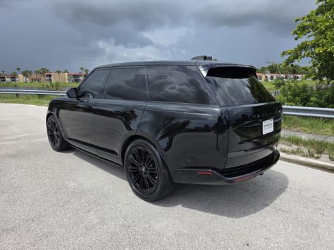 Used 2023 Land Rover Range Rover SE AWD/4WD image 2