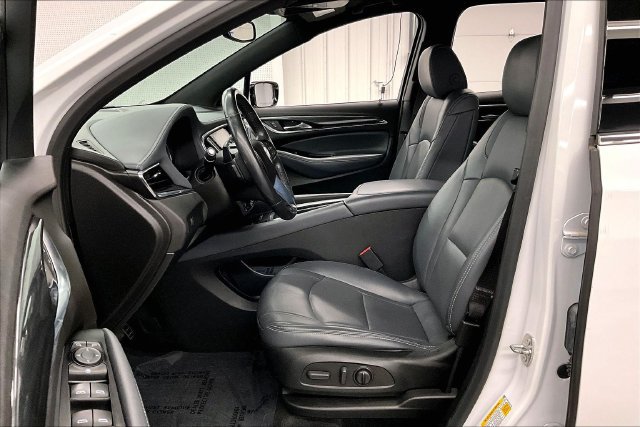 Used 2023 Buick Enclave Essence FWD image 22