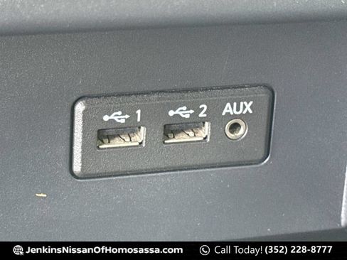 Used 2019 Nissan Titan SV AWD/4WD image 37