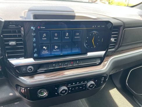 Certified 2022 Chevrolet Silverado 1500 LT AWD/4WD image 17