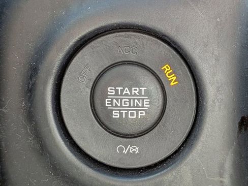 Used 2022 Jeep Wrangler Unlimited Sport image 30