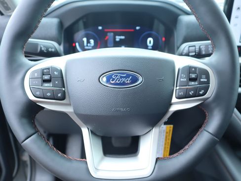 New 2026 Ford Explorer Active w/ Active Comfort Package RWD image 3